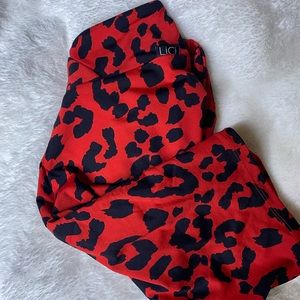 Scrunch bum leopard print red